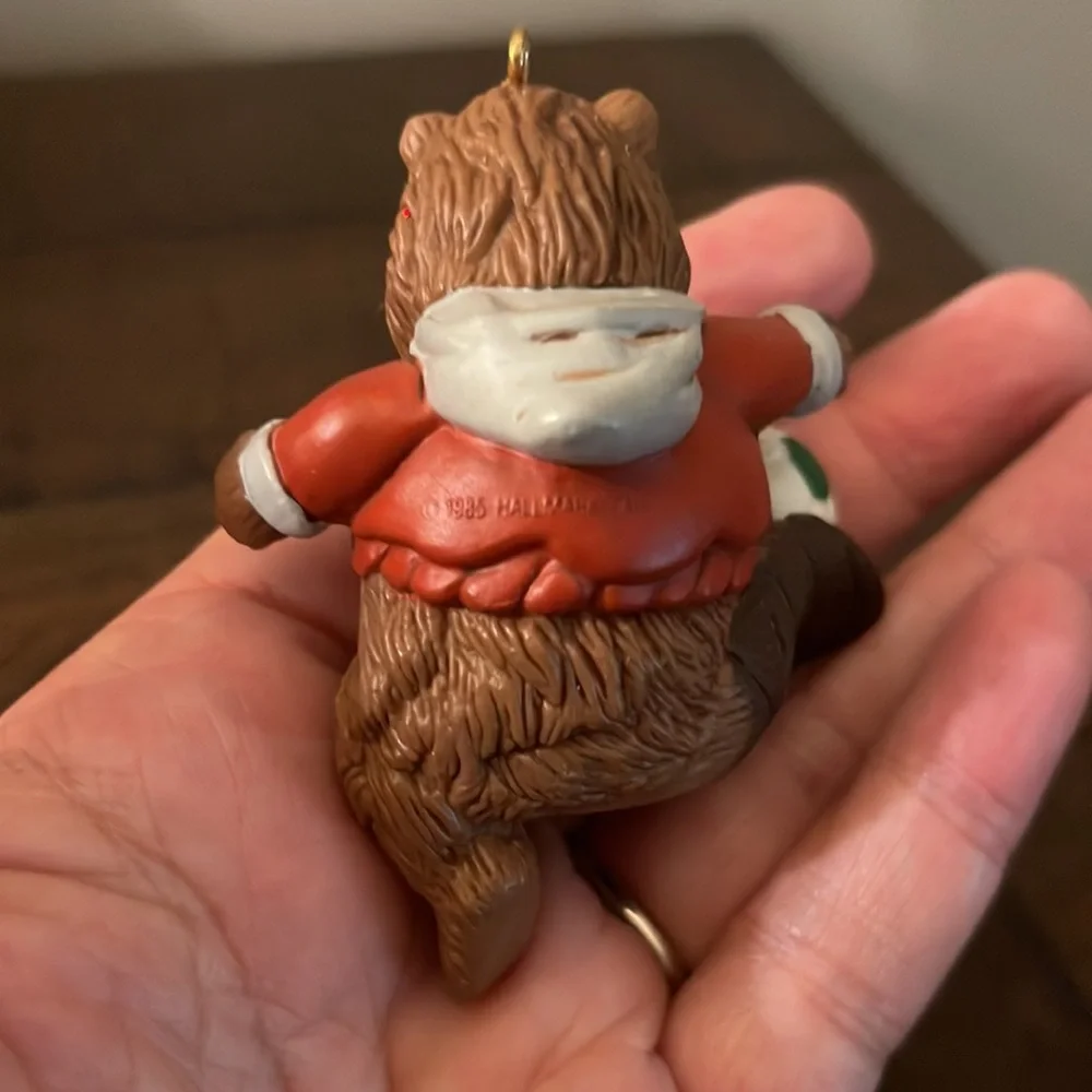Vintage 1985 Soccer Beaver Hallmark Ornament - Picture 3 of 4